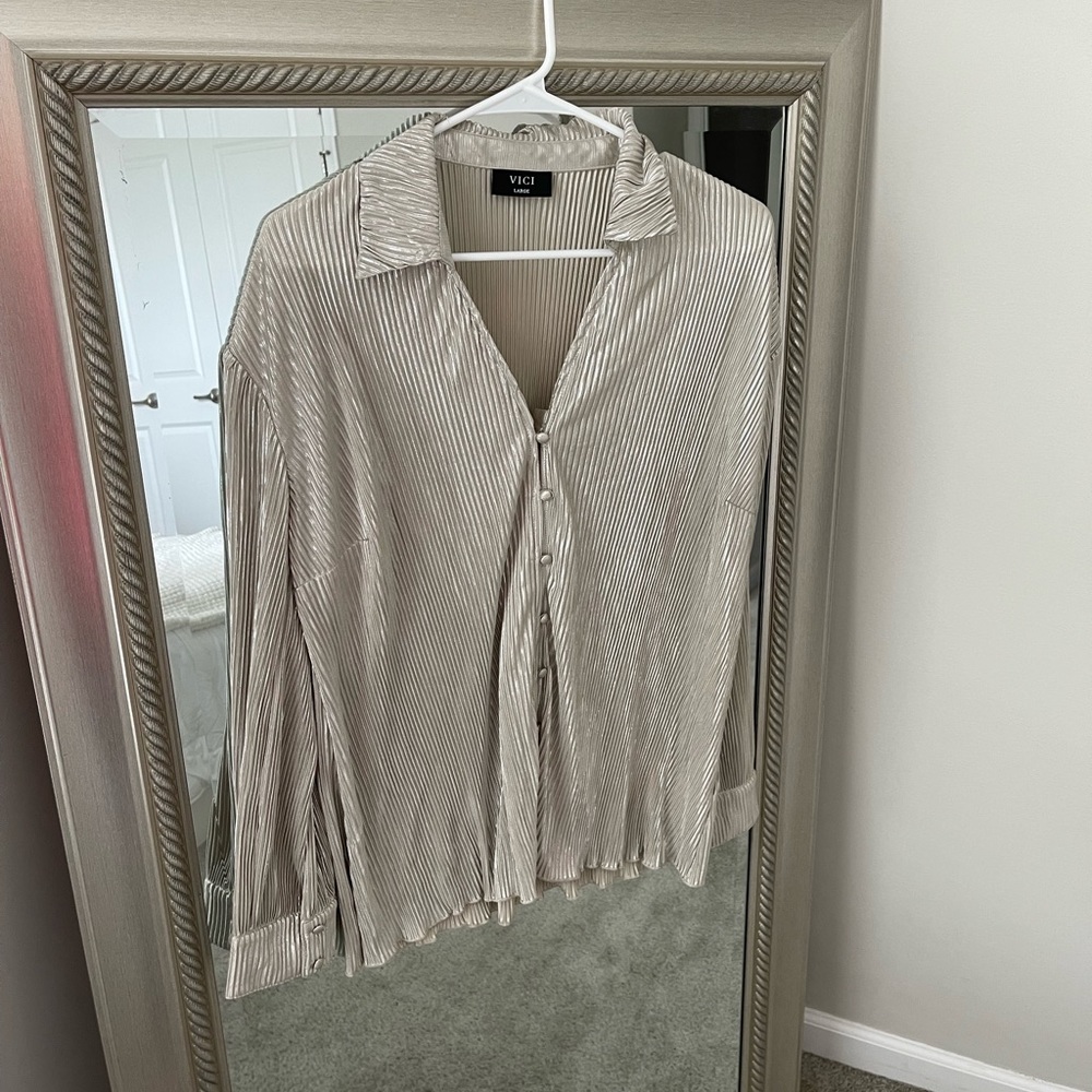VICI Top - Picture 2 of 5